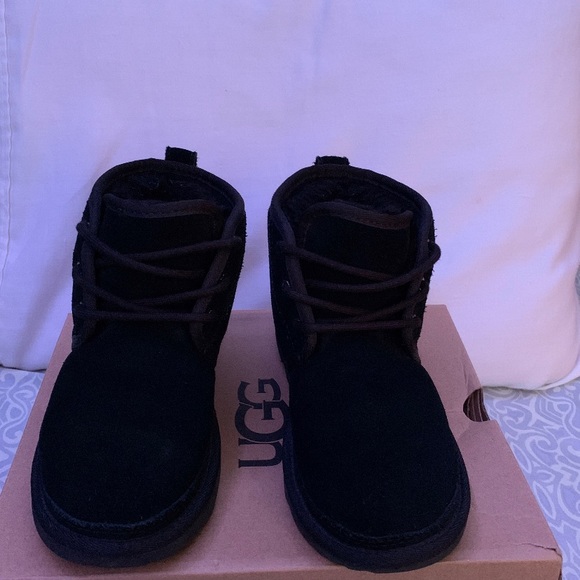 UGG boots - Picture 1 of 7